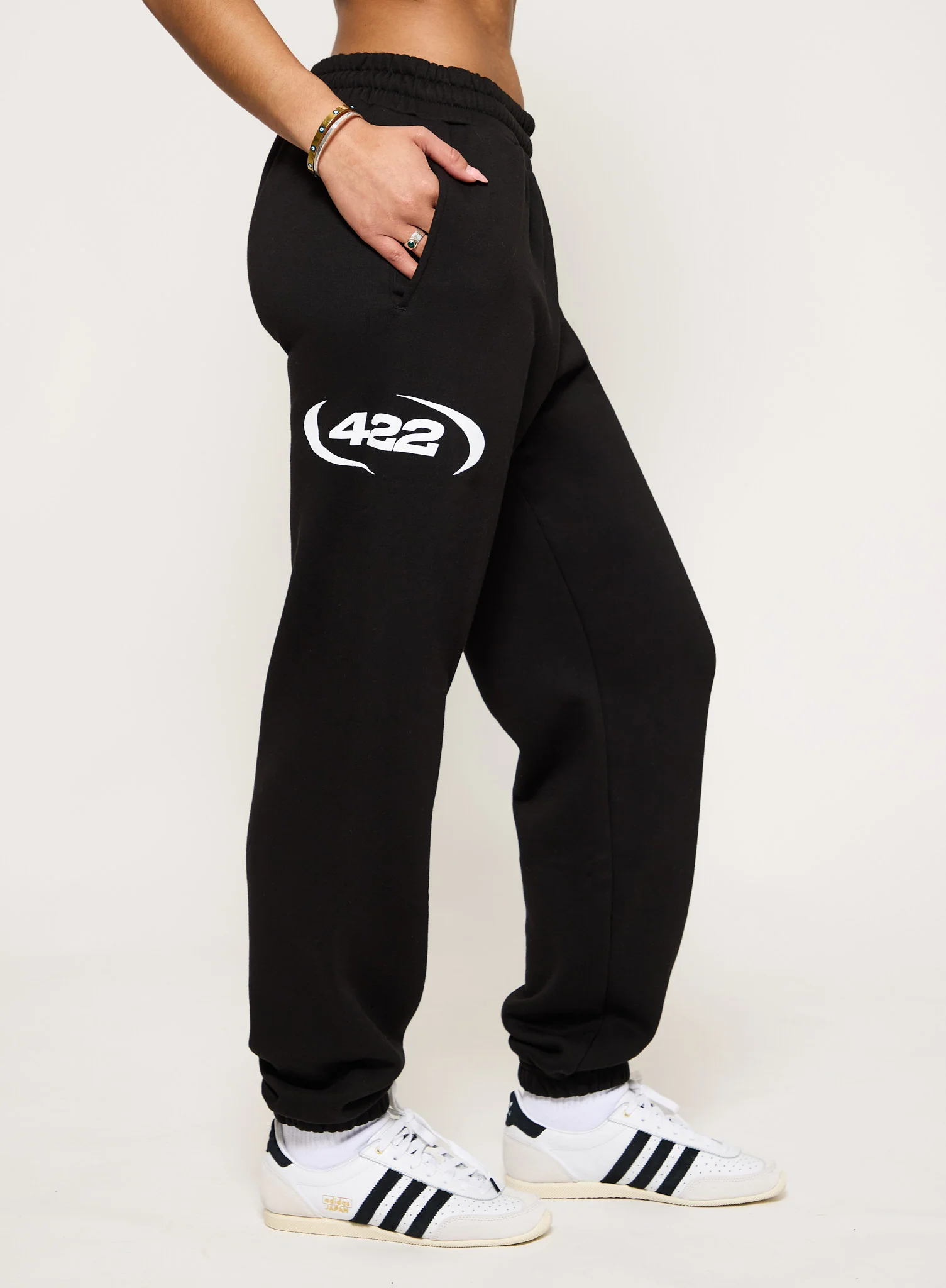 422 Cuffed Joggers - Black - Image 3
