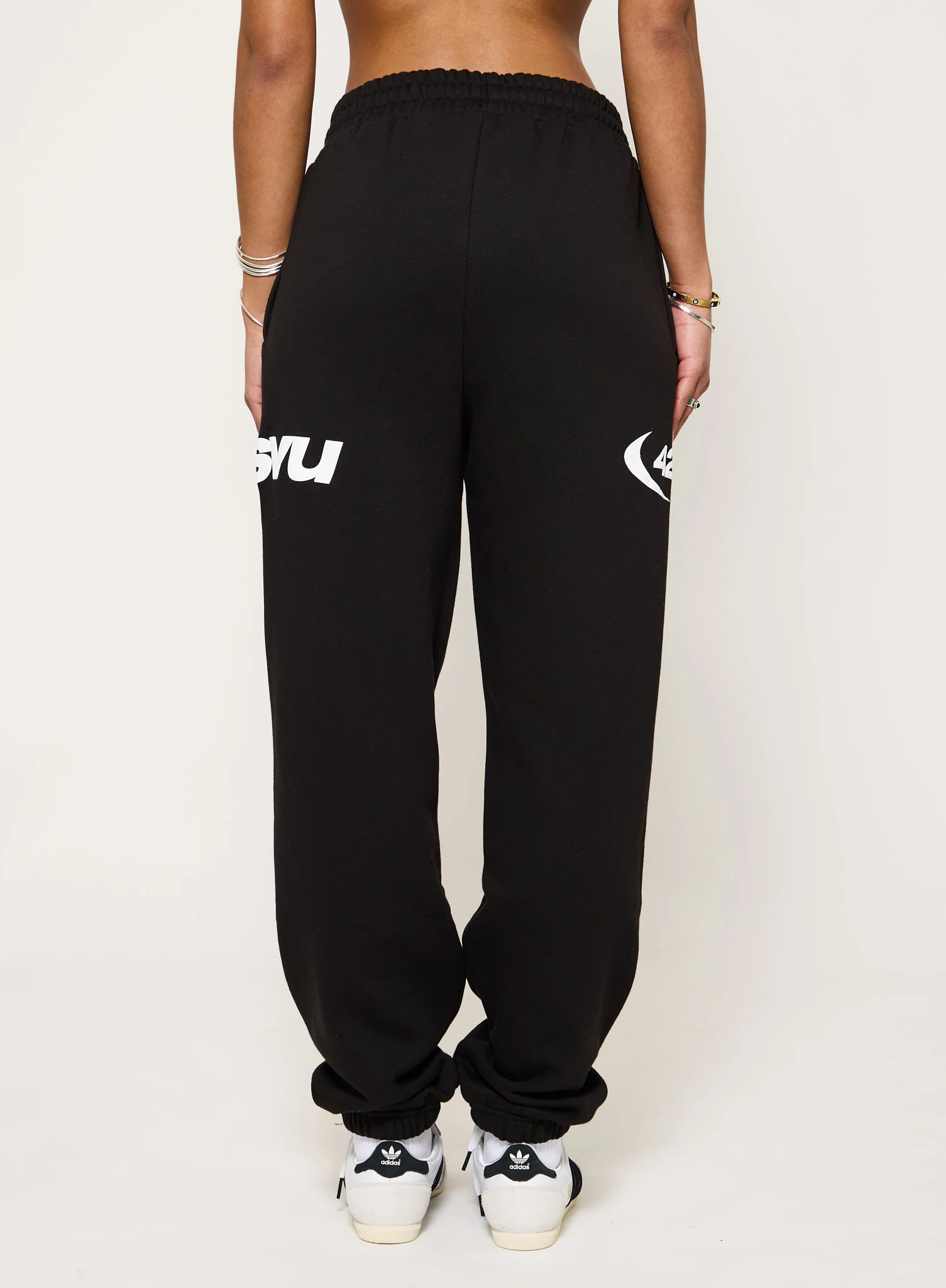 422 Cuffed Joggers - Black - Image 5