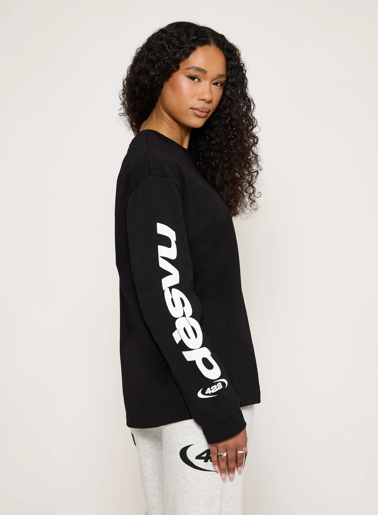 422 Long Sleeve Tee - Black - Image 5