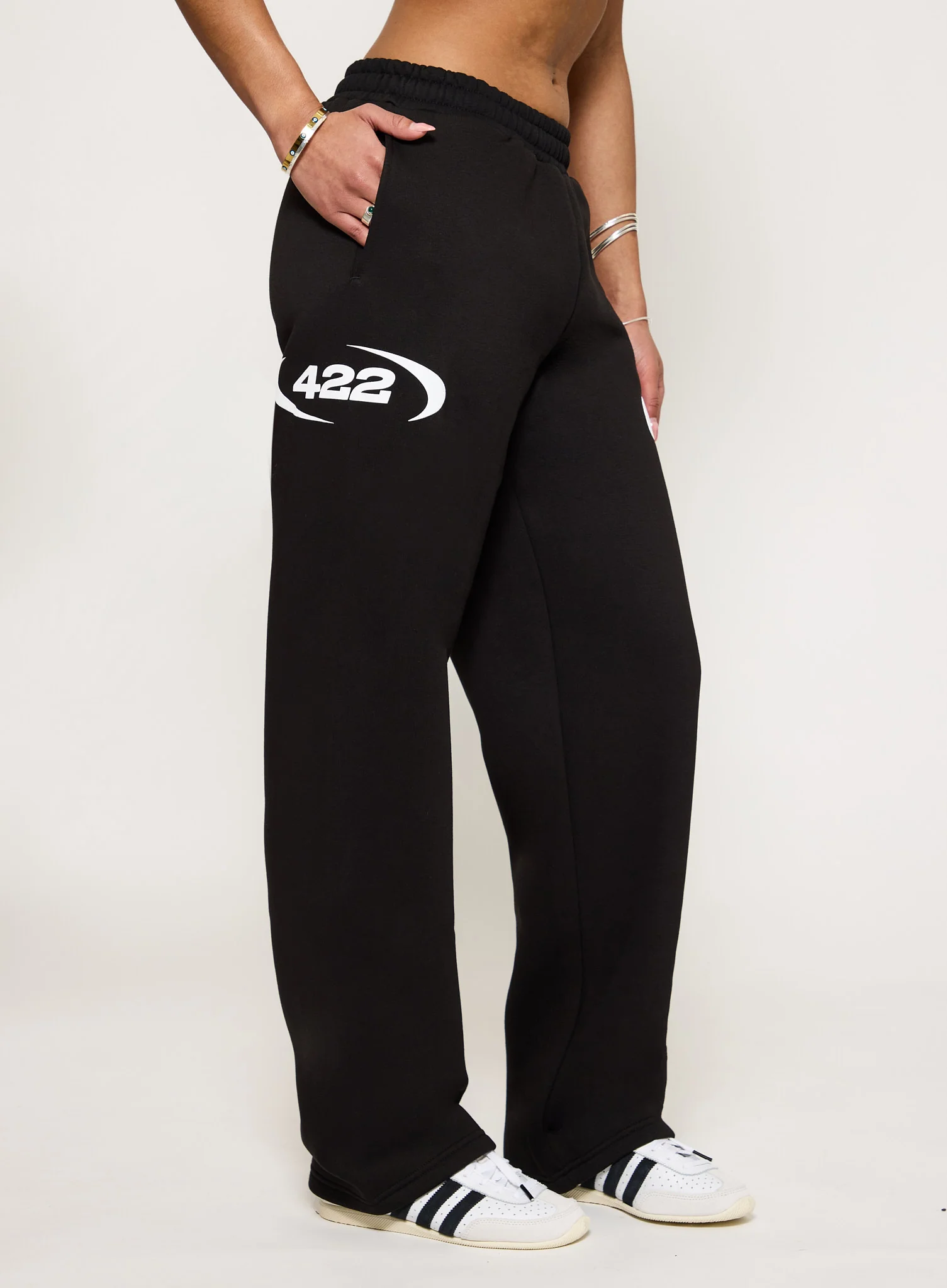 422 Wide Leg Joggers - Black - Image 3