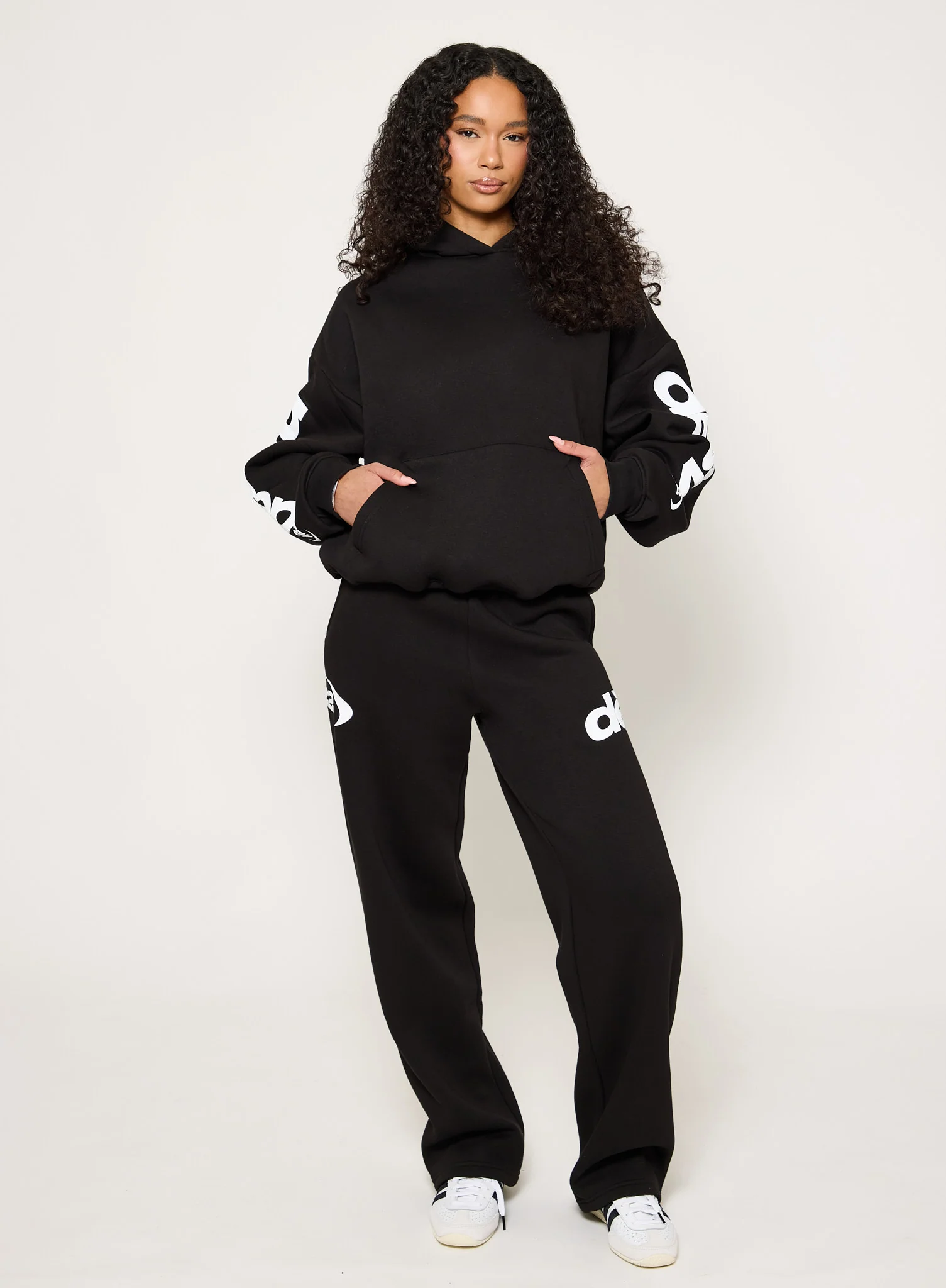 422 Wide Leg Joggers - Black - Image 4